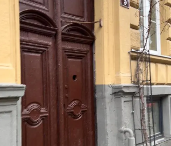10 Kotliarska Moisha House